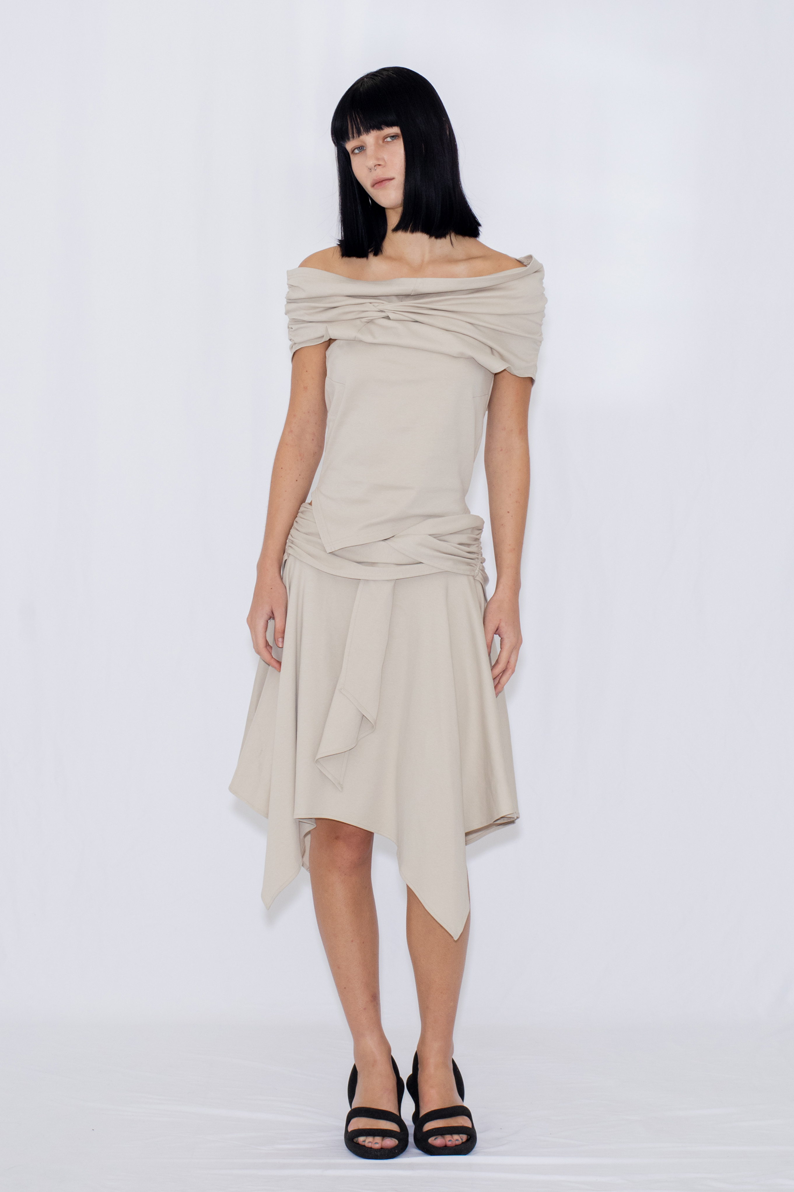 ASYMMETRIC DRAPE TOP / GRAY