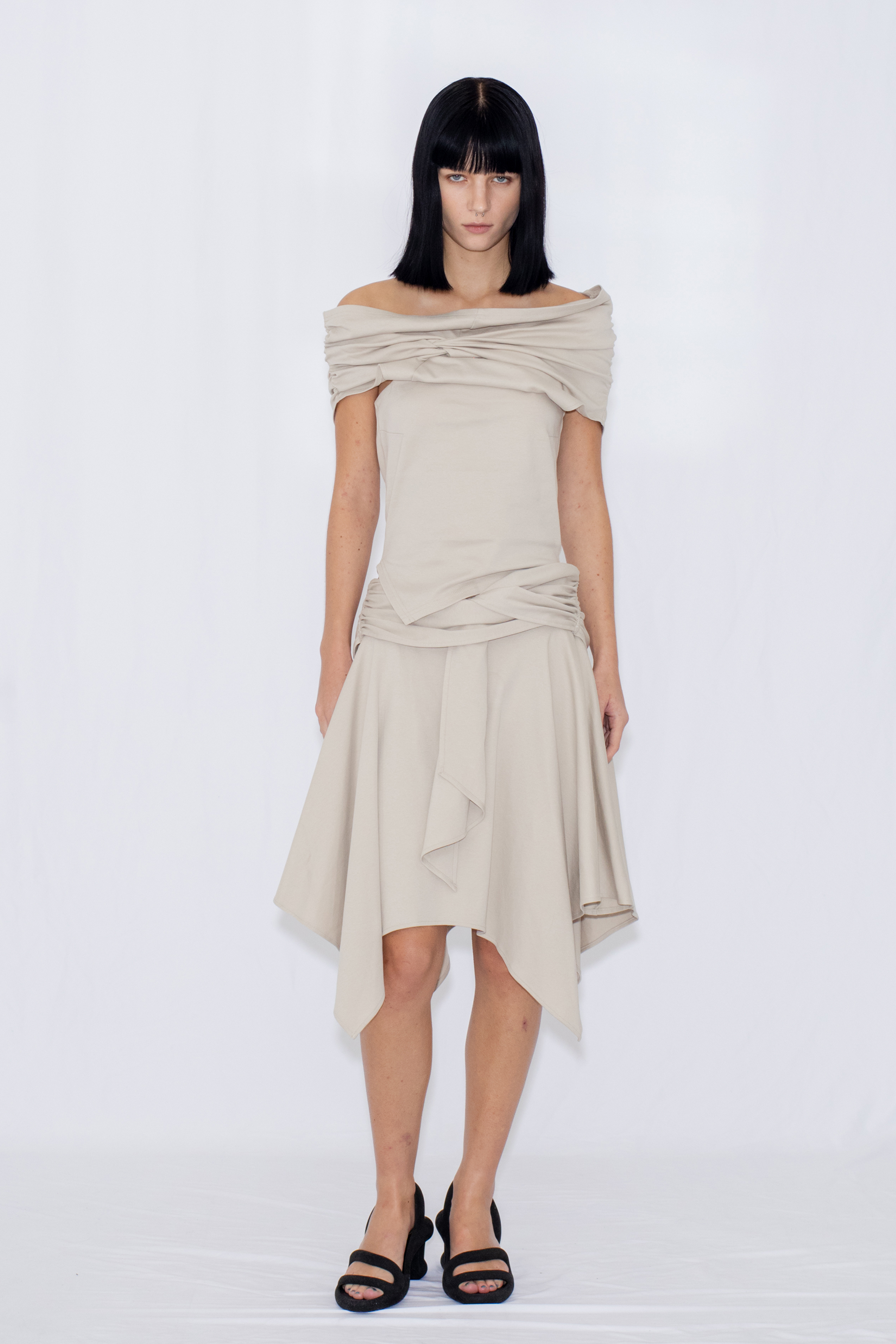 ASYMMETRIC DRAPE TOP / GRAY